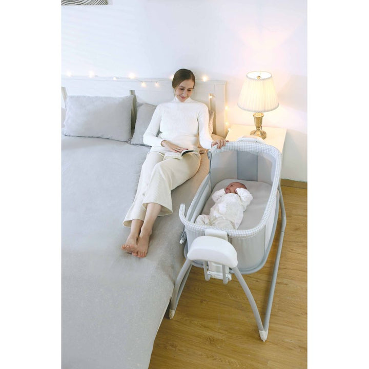 Mastela Deluxe 4 in 1 Bassinet