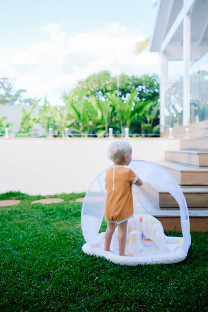 SUNNYLiFE Baby Playmat with Shade Apple Sorbet Multi